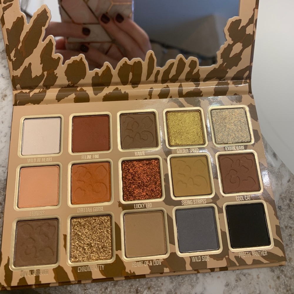 Kylie presses powder palette. Sold out online!